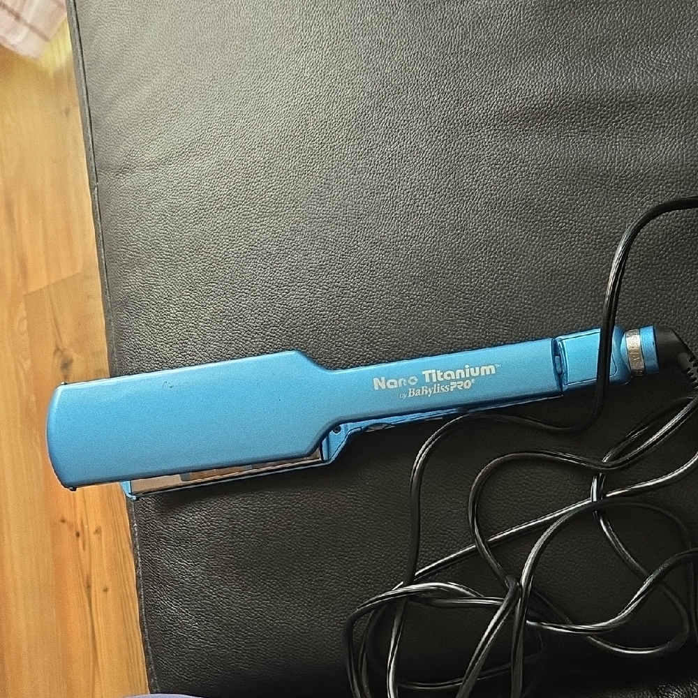 BaBylissPRO Nano Titanium Flat Iron